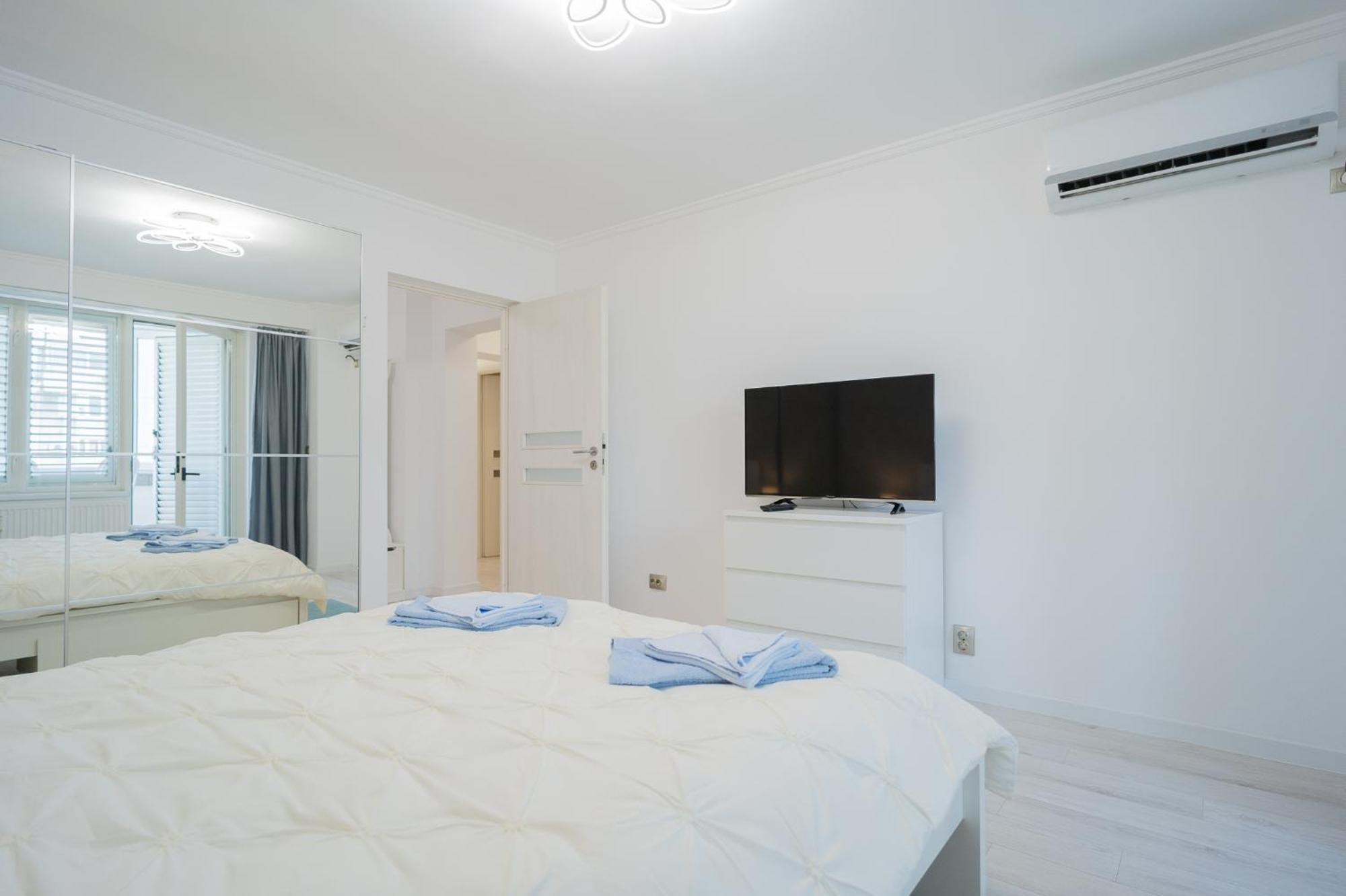 Apartamento Luxury 2Br On Decebal Avenue Bucarest Exterior foto